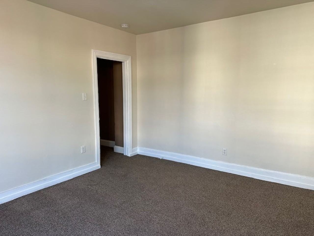 36 N 19th St #2 - Photo 3 of 12