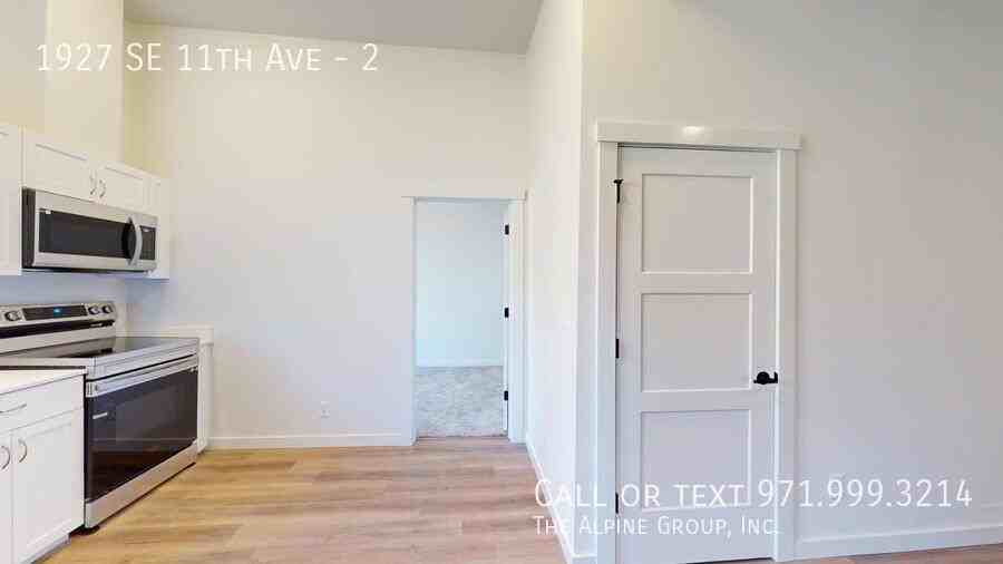 1927 Southeast 11th Avenue #2 - Photo 6 of 17