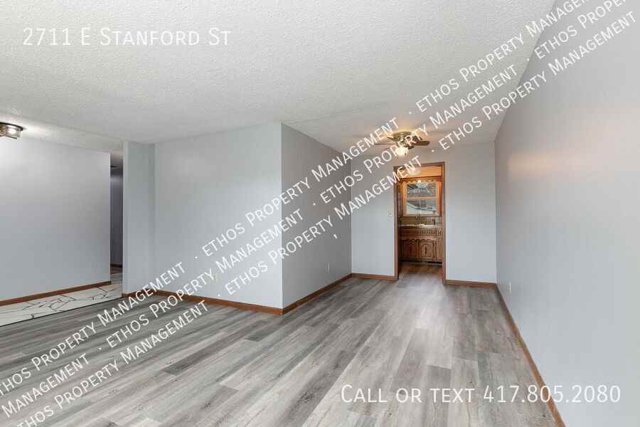 2711 E Stanford St - Photo 5 of 18