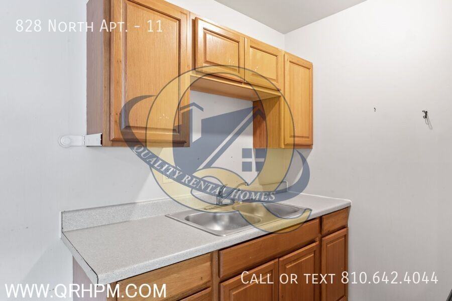 828 North Apt. #11 - Photo 5 of 25
