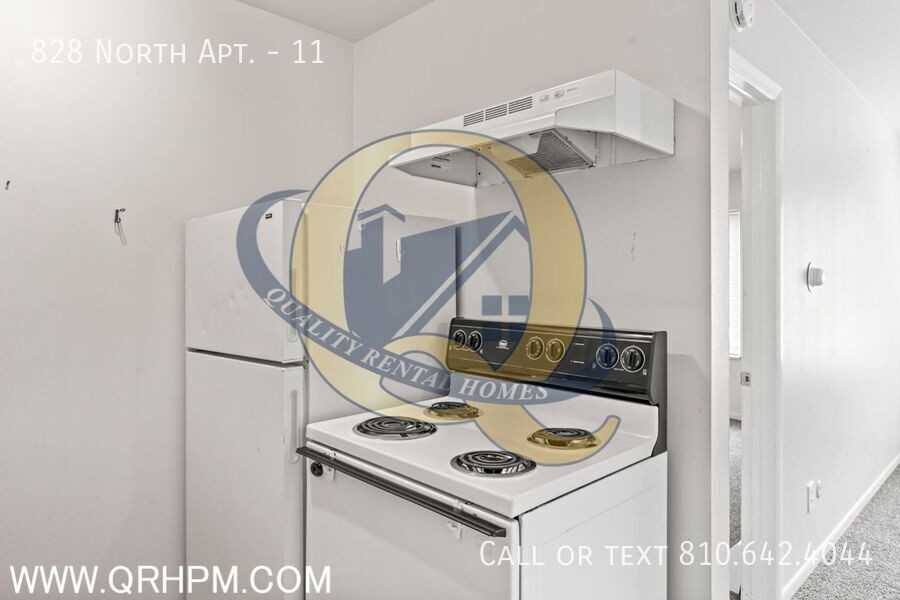 828 North Apt. #11 - Photo 6 of 25