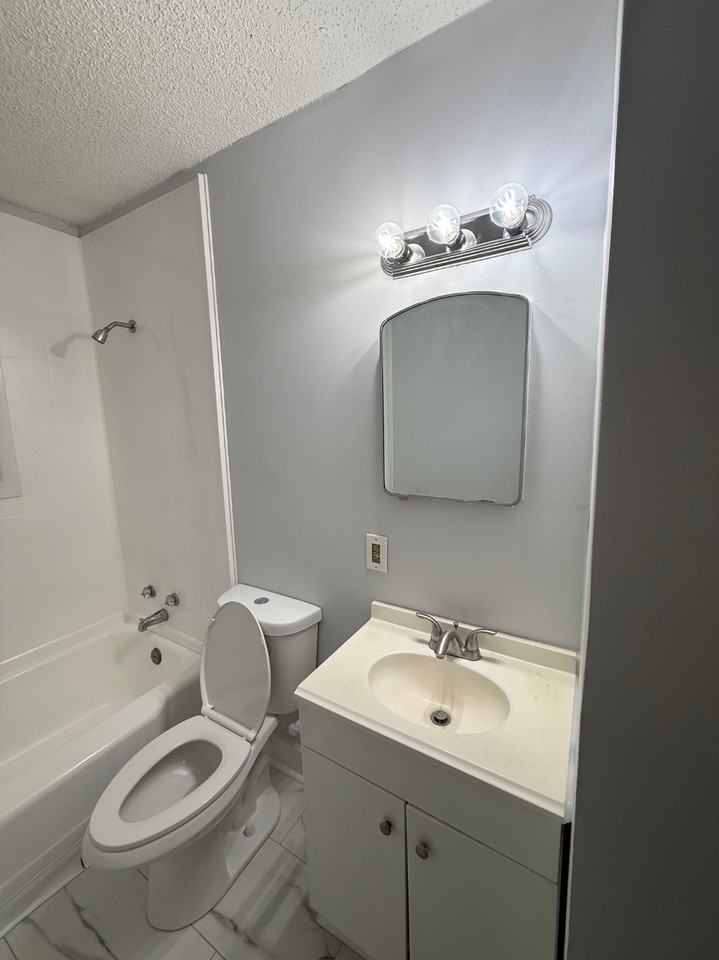 3221 Wolfe St #NA - Photo 3 of 19