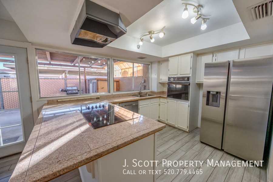 1618 E Dunbar Dr - Photo 2 of 26