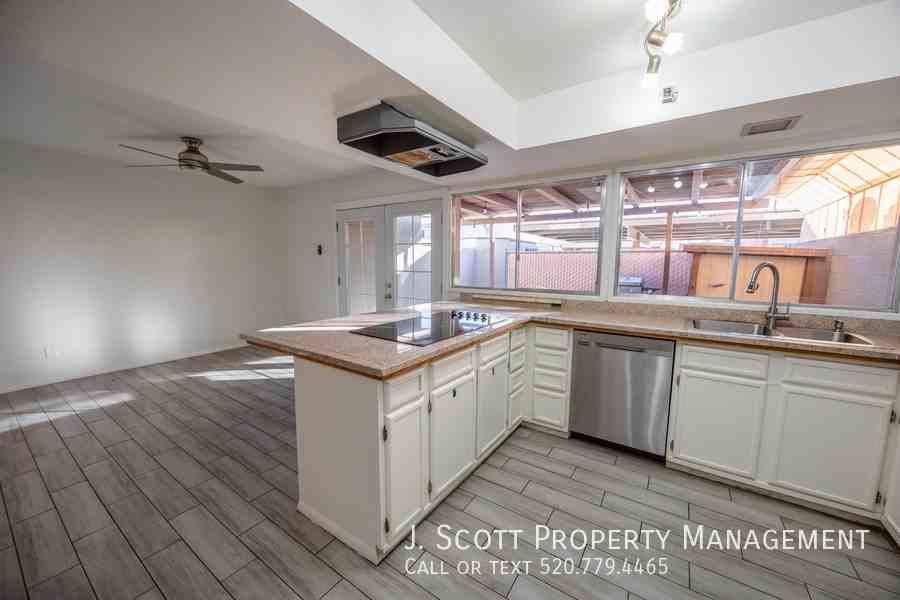 1618 E Dunbar Dr - Photo 3 of 26