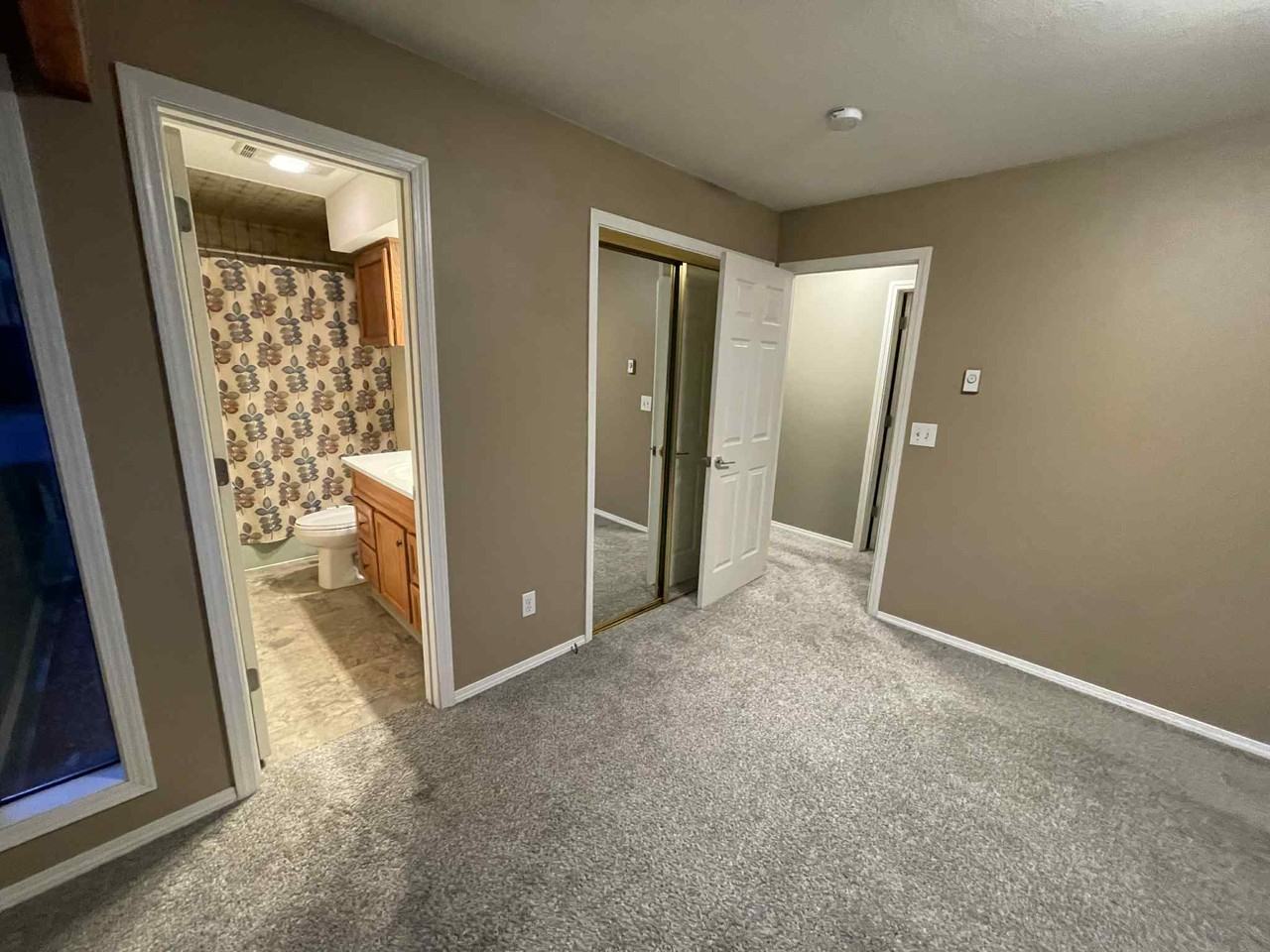 10536 Southwest 43rd Avenue #NA - Photo 3 of 13