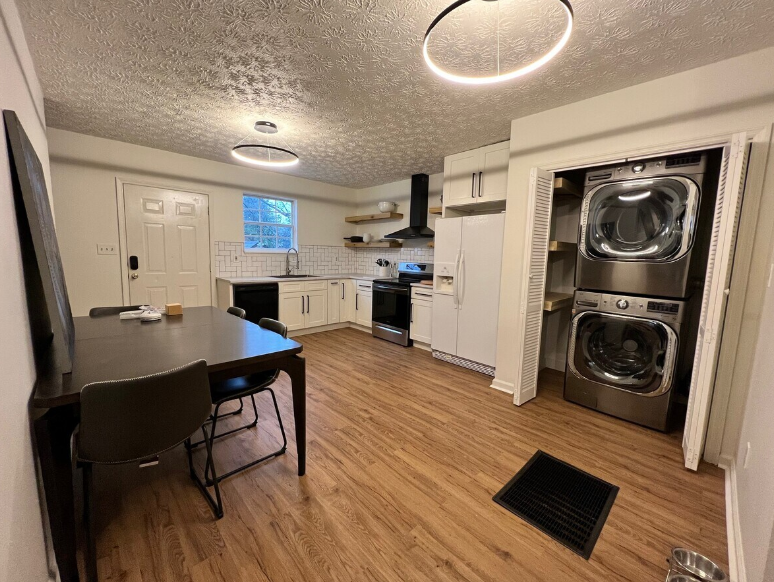 127 W Franklin St #3 - Photo 3 of 8