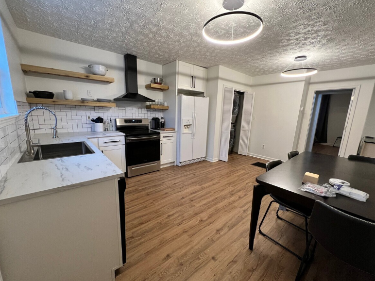 127 W Franklin St #3 - Photo 4 of 8