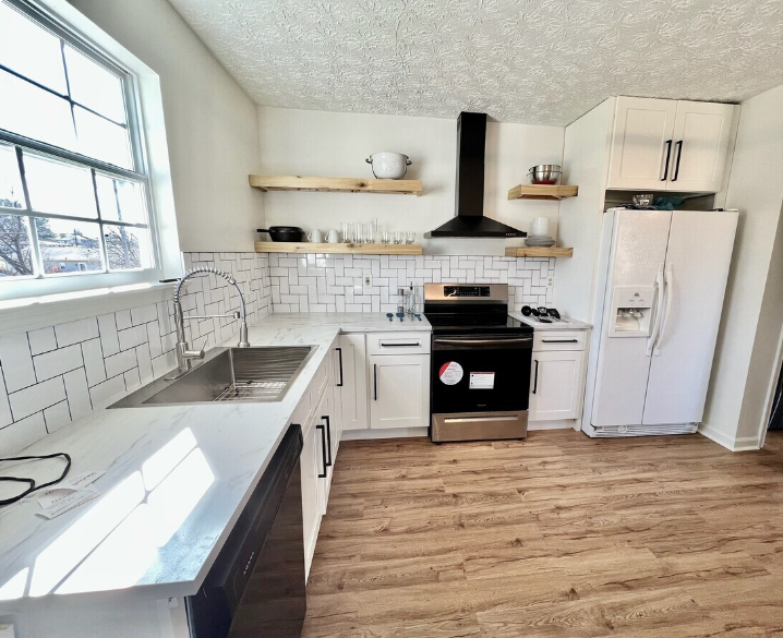 127 W Franklin St #3 - Photo 5 of 8