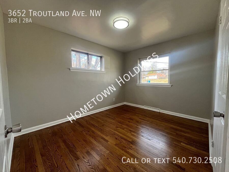 3652 Troutland Avenue Northwest - Photo 7 of 11
