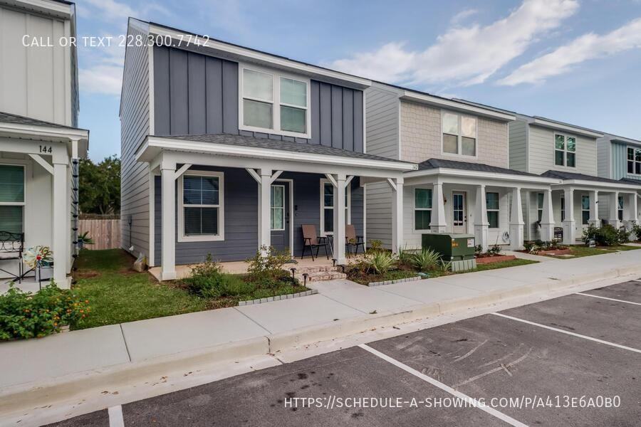 142 Coral Breeze Dr #1 - Photo 2 of 11