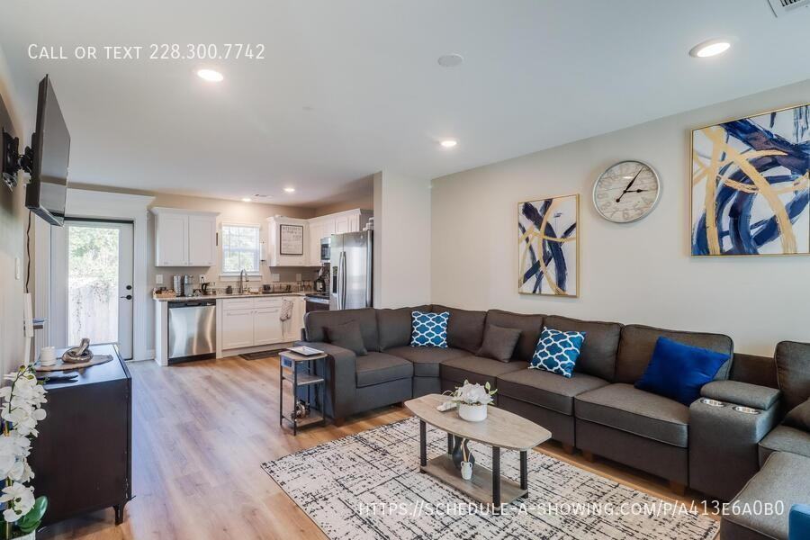 142 Coral Breeze Dr #1 - Photo 3 of 11