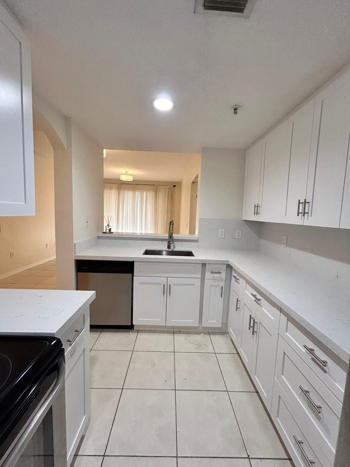 6380 Nw 114th Ave #306 - Photo 4 of 18