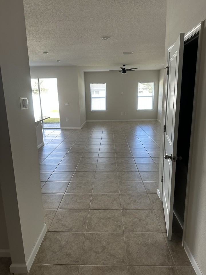 3045 Lake Tahoe St #NA - Photo 4 of 12