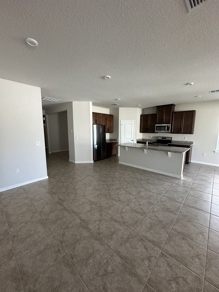 3045 Lake Tahoe St #NA - Photo 5 of 12