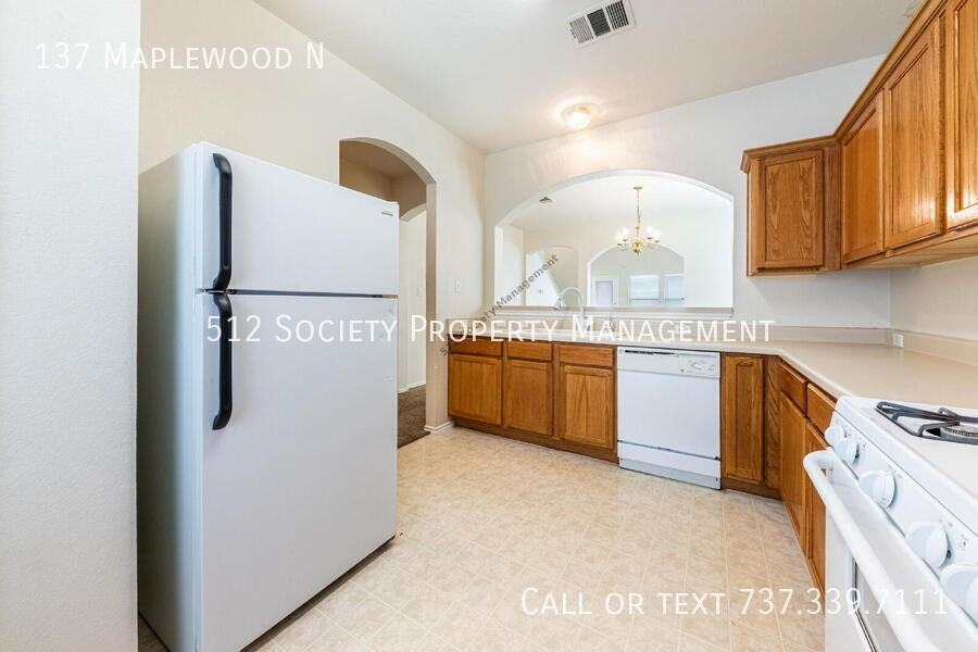 137 Maplewood N - Photo 6 of 19