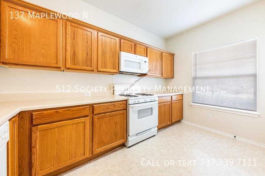 137 Maplewood N - Photo 7 of 19