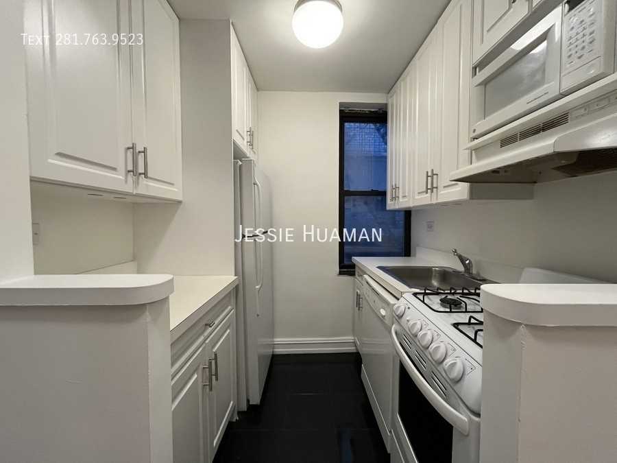 235 East 46th Street #2 - Photo 4 of 9