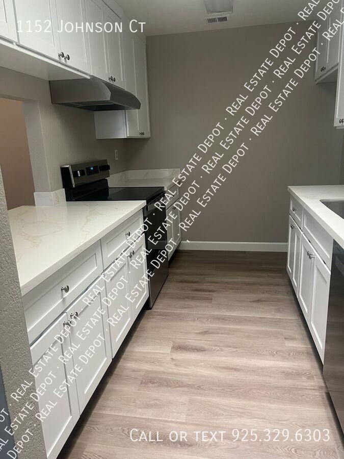 1152 Johnson Ct - Photo 2 of 49