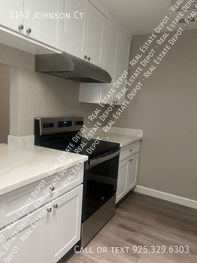 1152 Johnson Ct - Photo 3 of 49