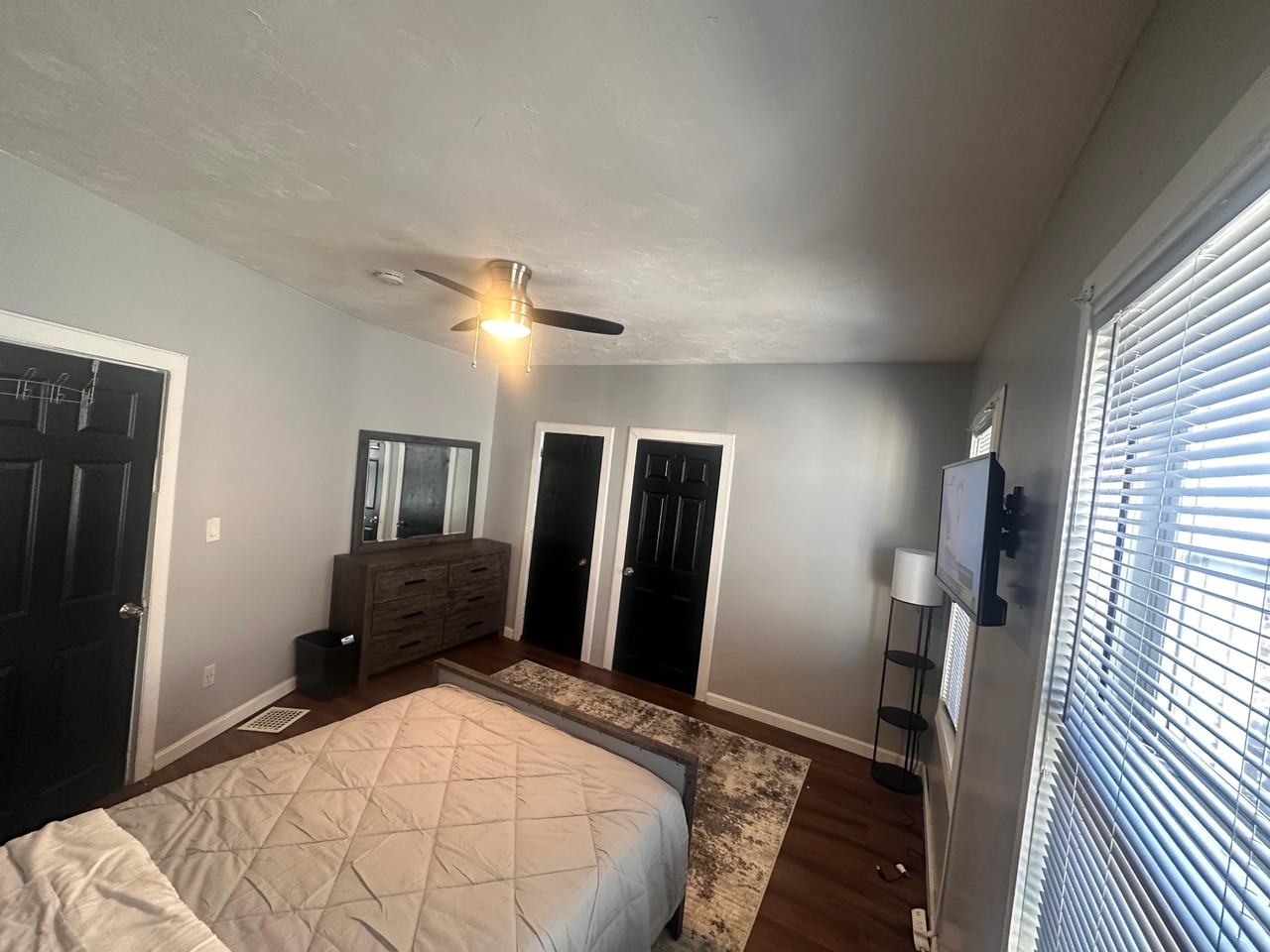 18 Webster Ave #3ROOMB - Photo 4 of 10