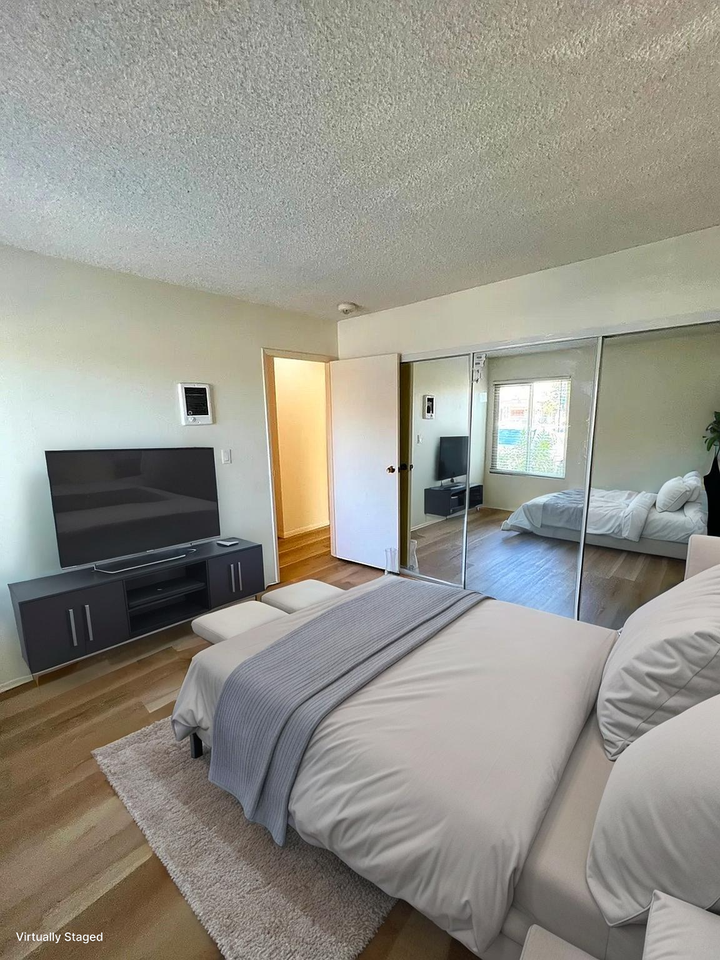 3951 Albatross Street #G - Photo 4 of 15