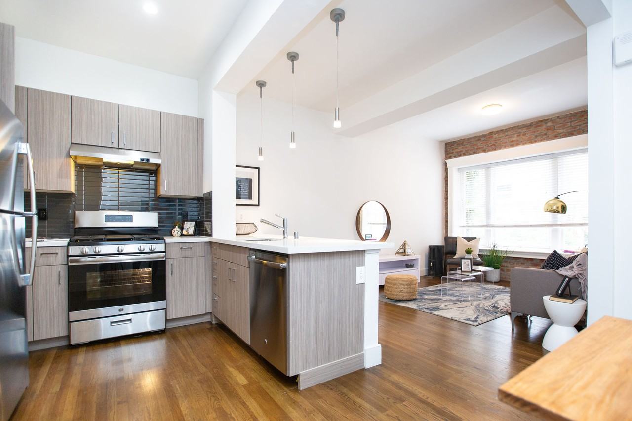 990 Geary - Photo 4 of 50