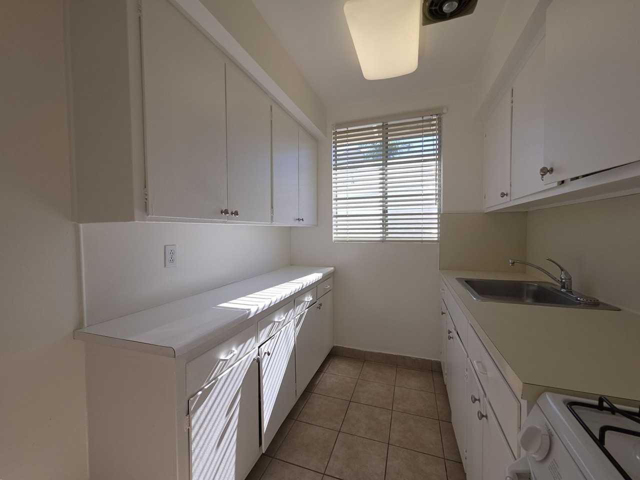 4458 Woodman Ave #10 - Photo 5 of 11