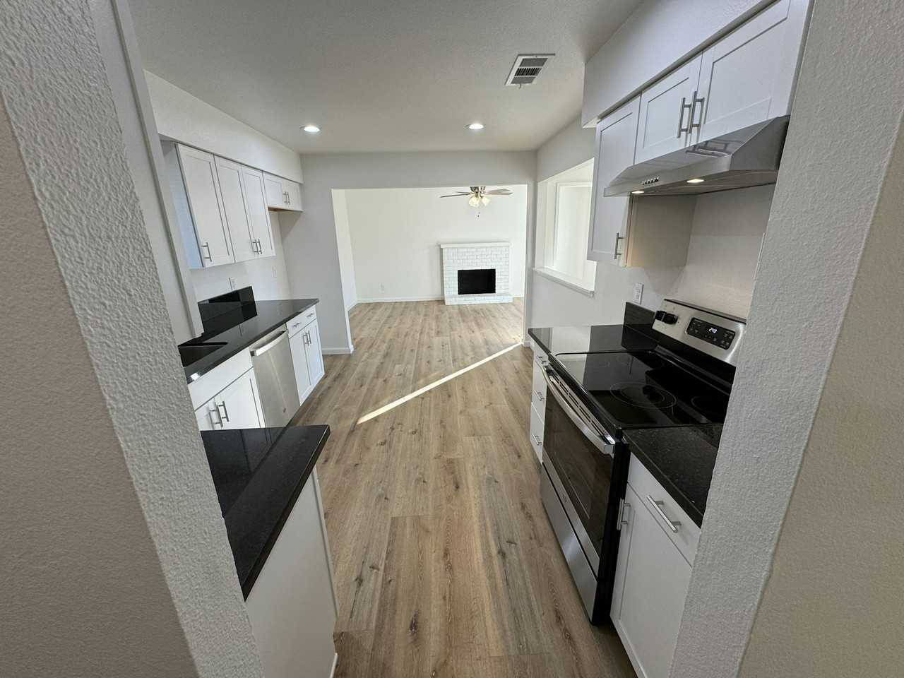 4557 North Sequoia Drive - Photo 2 of 26