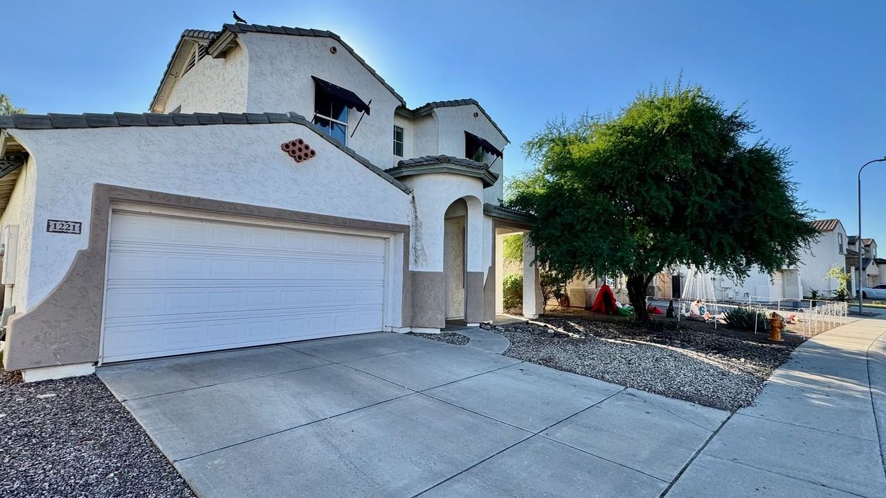 1221 East Chambers Street - Photo 2 of 25