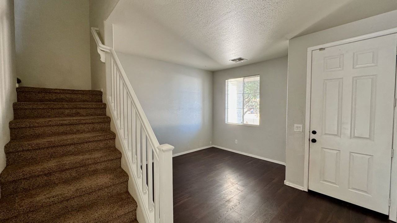 1221 East Chambers Street - Photo 3 of 25