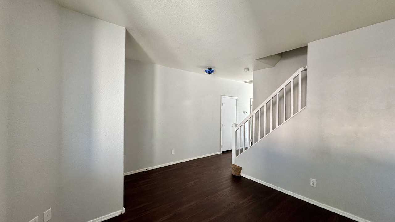 1221 East Chambers Street - Photo 4 of 25