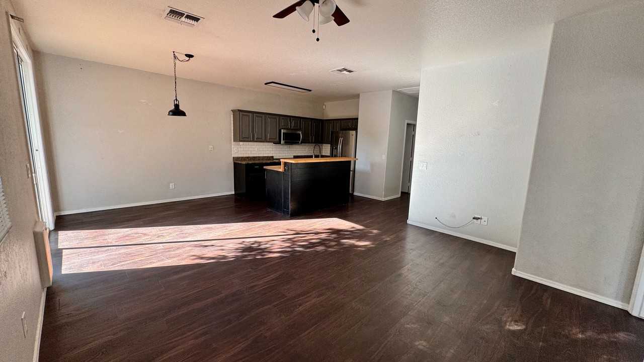 1221 East Chambers Street - Photo 6 of 25