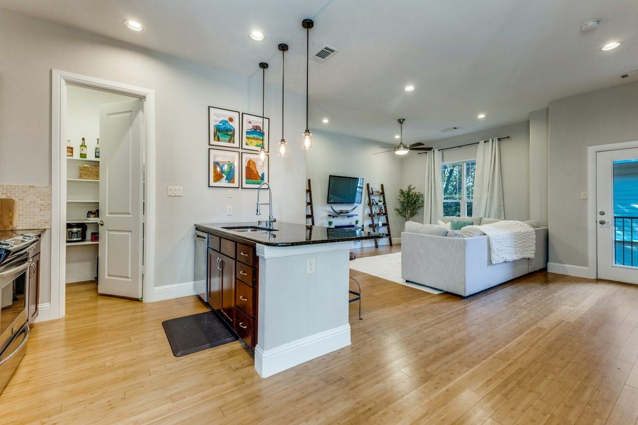 5914 Hudson Street, Unit 3 - Photo 3 of 14