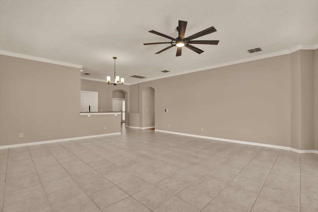 20118 Bay Cedar Avenue - Photo 5 of 26