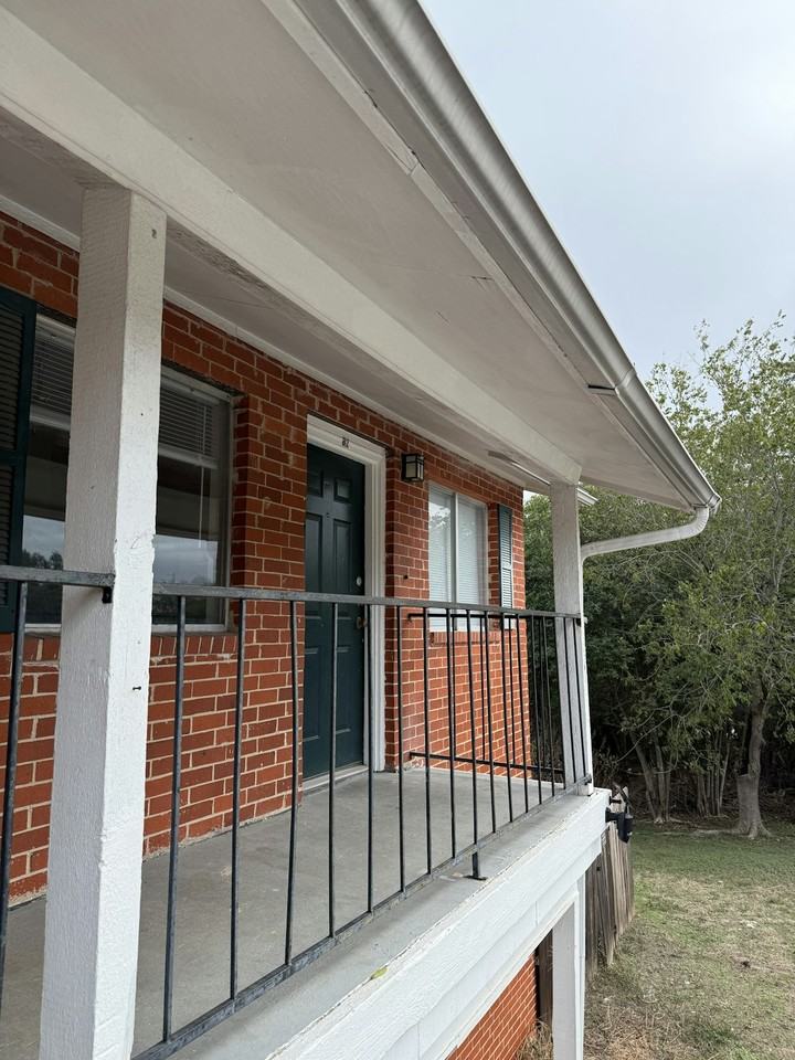 1690 Hofheinz Street, Unit B2 - Photo 5 of 14