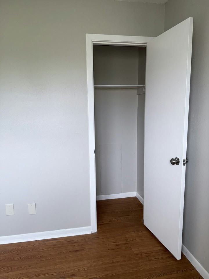 1690 Hofheinz Street, Unit B2 - Photo 6 of 14