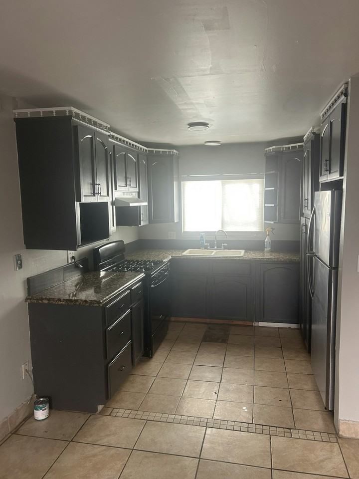 458 Grand Avenue, Unit D - Photo 3 of 14