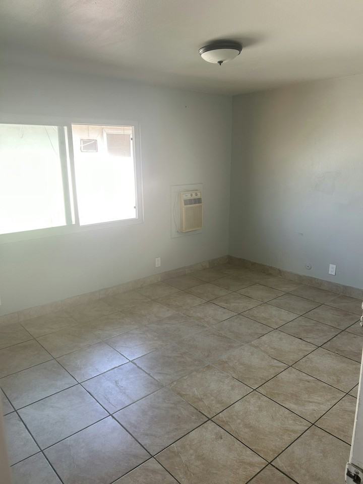 458 Grand Avenue, Unit D - Photo 7 of 14