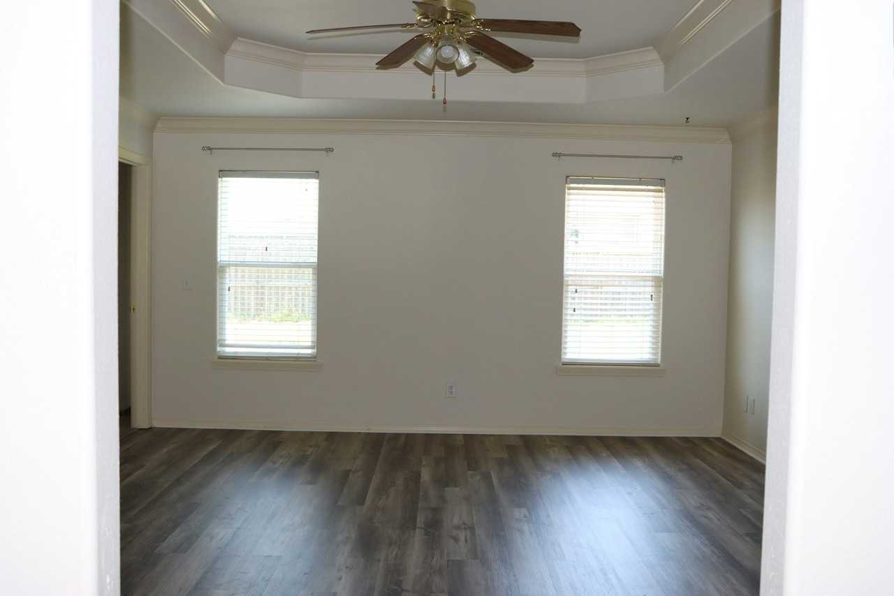 805 Southwest Sandrock Road - Photo 2 of 15