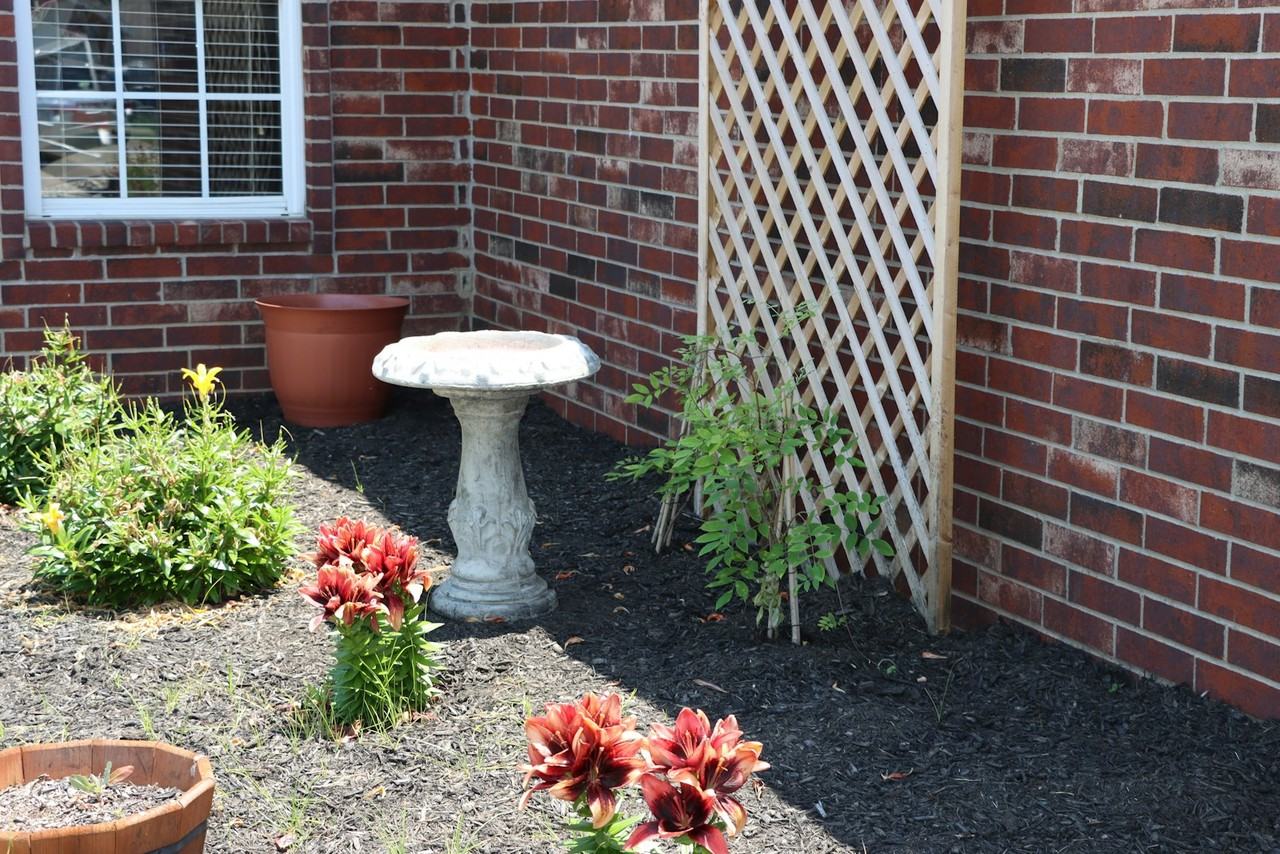 805 Southwest Sandrock Road - Photo 3 of 15