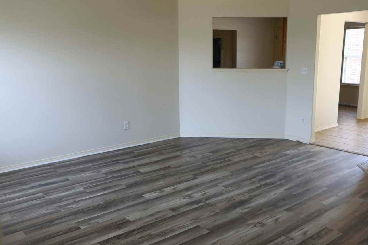 805 Southwest Sandrock Road - Photo 5 of 15