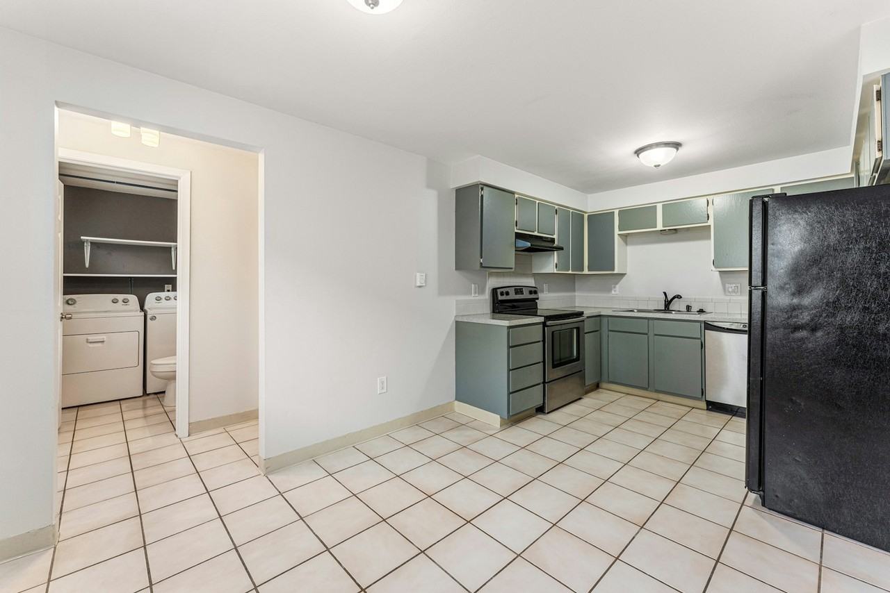 152-154 Judson St., Unit 154 - Photo 5 of 13