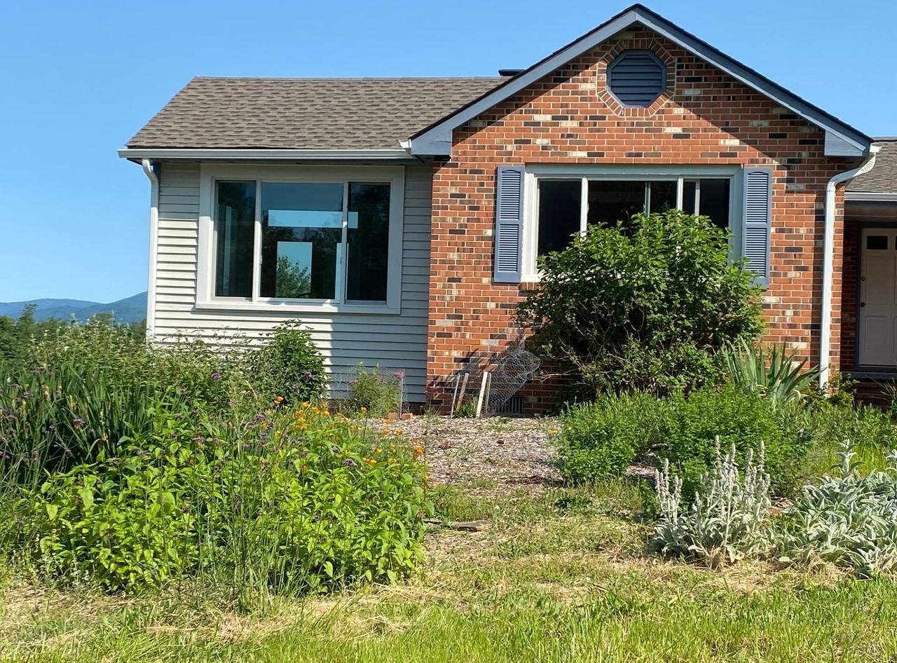 5802 Roach Rdg - Photo 2 of 18