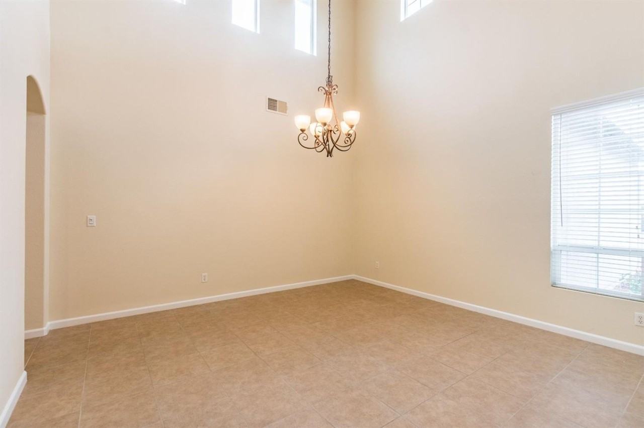 1304 Underwood Ln - Photo 7 of 48