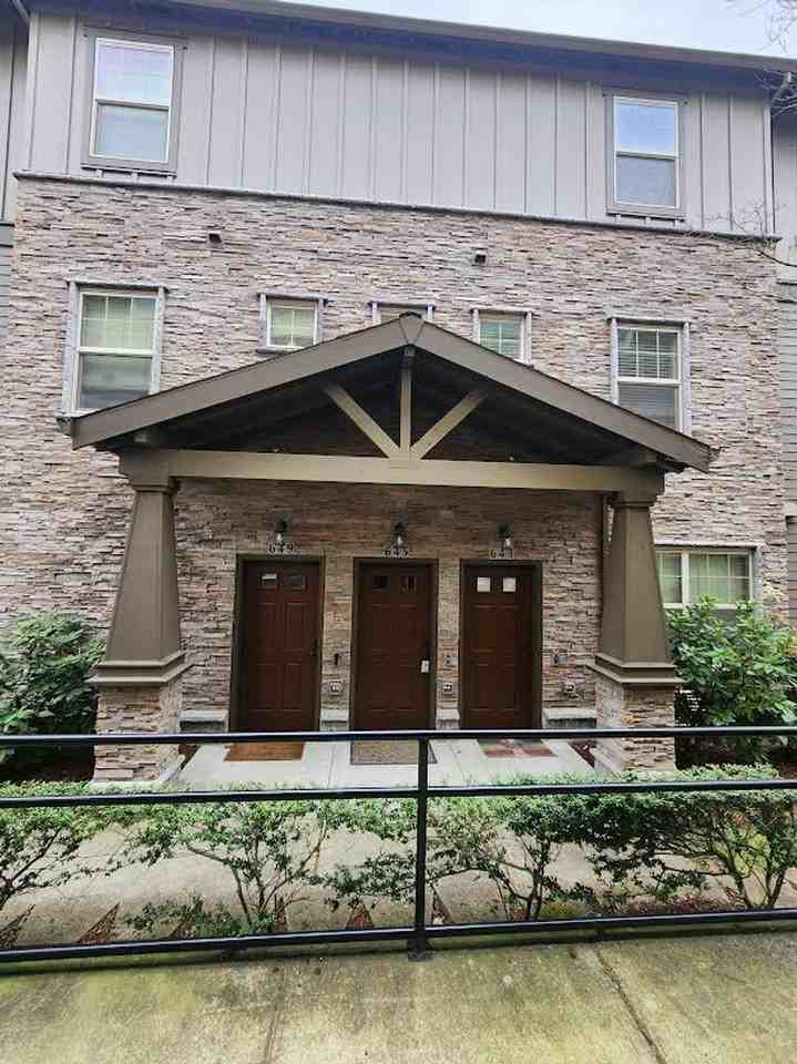 645 Ne Garswood Ln - Photo 2 of 21