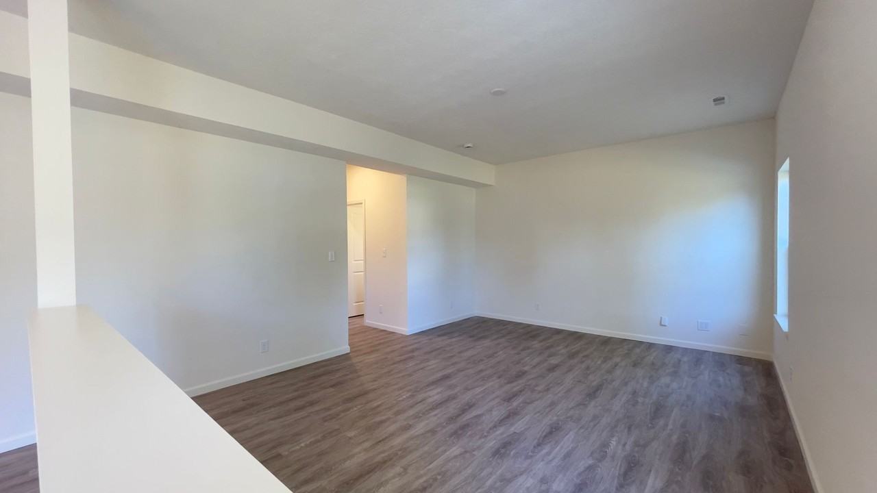 6460 Wallingford St - Photo 5 of 27