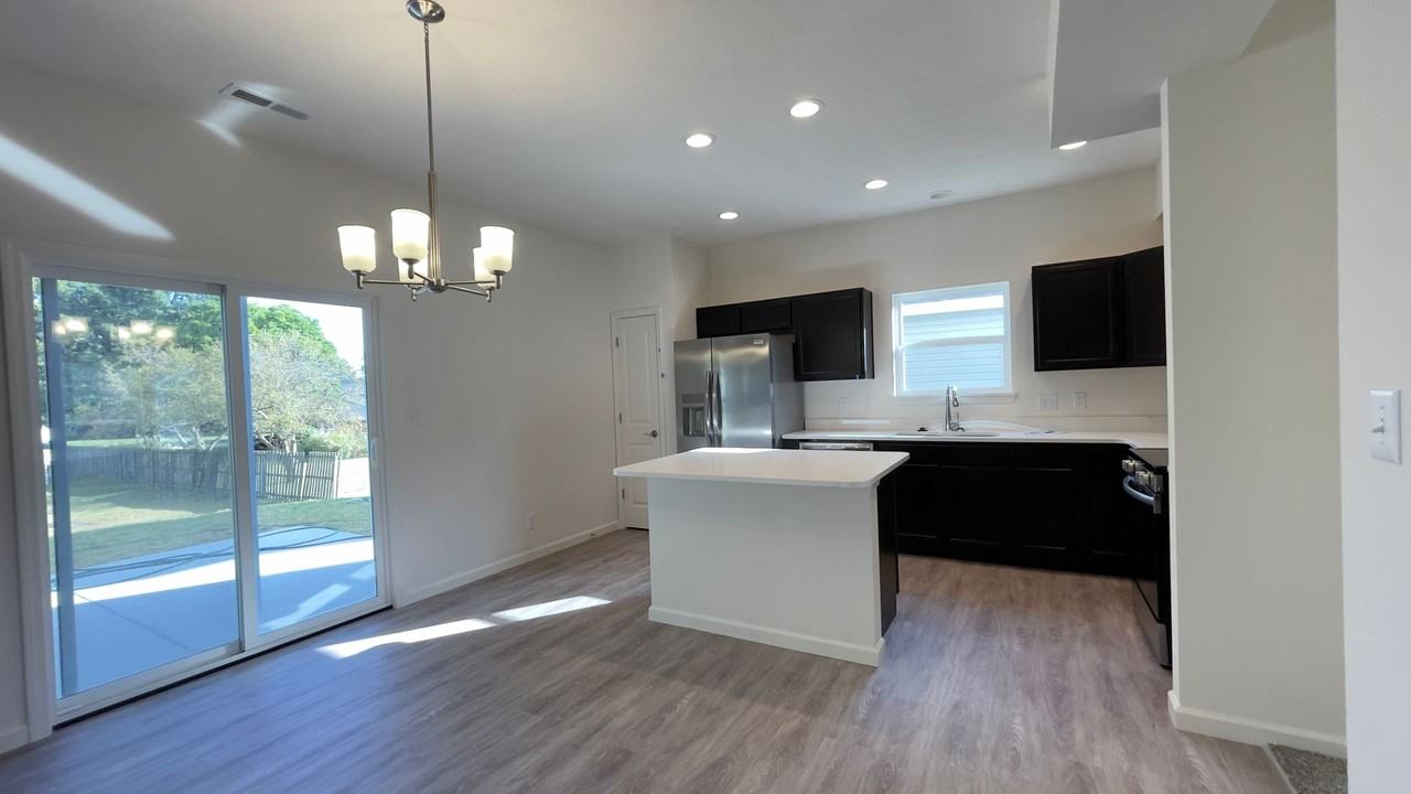 6460 Wallingford St - Photo 7 of 27