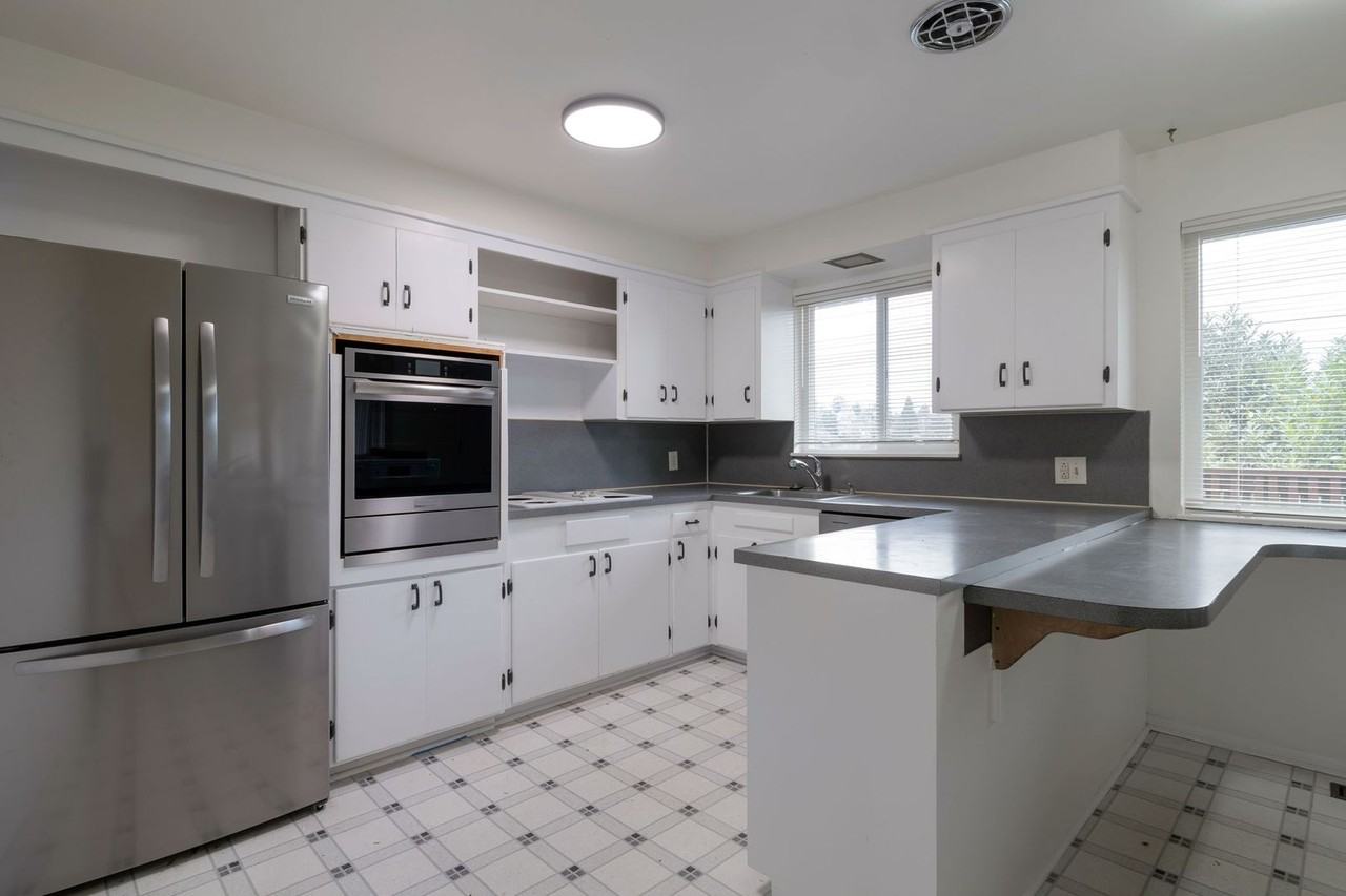 3823 46th Avenue South - Photo 6 of 30