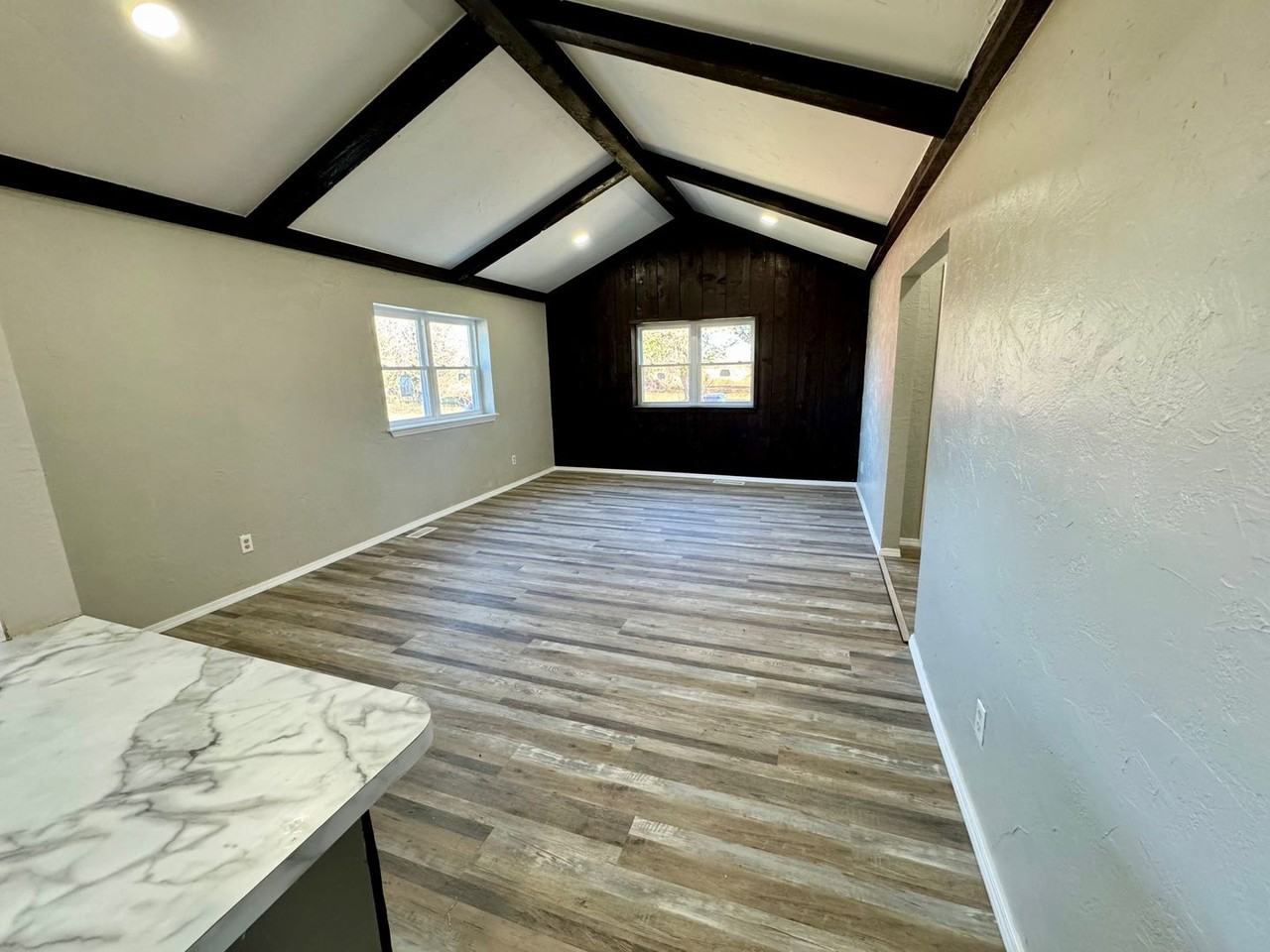 803 North Bickford Avenue - Photo 3 of 12