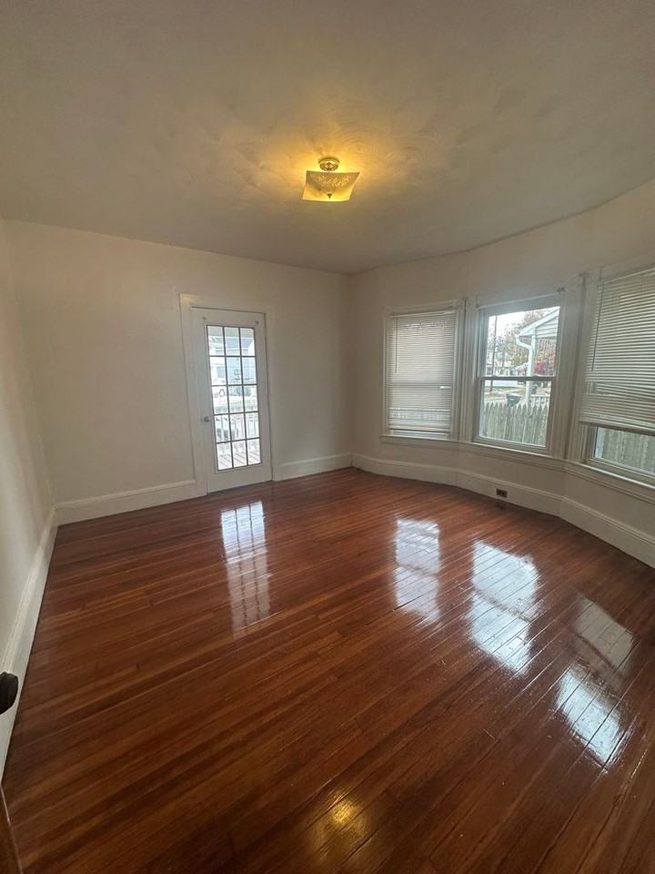 48 Eleanor Road - Photo 2 of 5